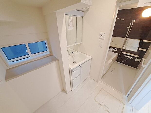 使いやすいタイプの洗面化粧台のあるランドリースペース