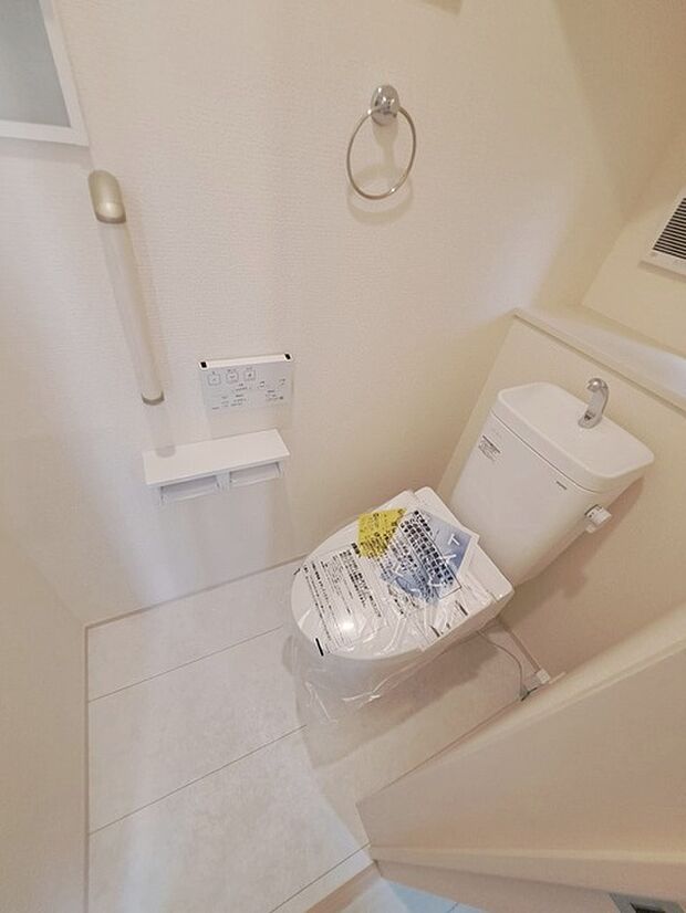 トイレにはウォシュレット機能を標準装備。