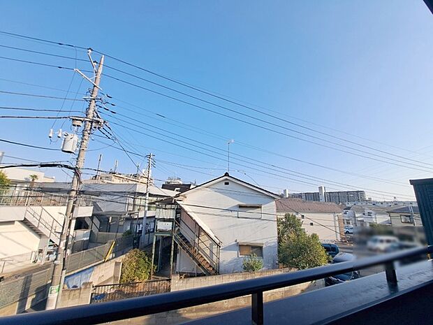 窓からの眺望です。実際に現地で眺望もご確認ください。
