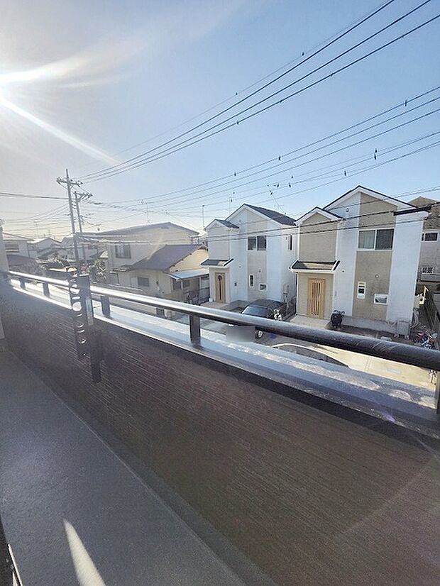 窓からの眺望です。実際に現地で眺望もご確認ください。