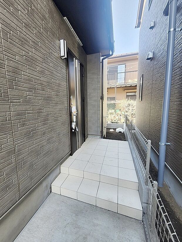 周辺のエリアで他にも沢山売りに出ている物件があります。インターネット掲載前の情報などもありますのでお気軽にお問合せください。まとめてご見学できます。 