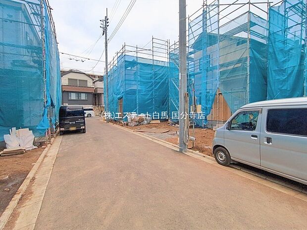 周辺は住宅が建ち並ぶ閑静な住宅街です。