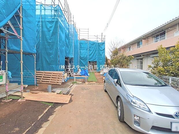 現在建物を建築中です、建築中の物件については現地確認の他、同施工会社の完成施工例のご案内、担当者のプレゼンテーションにてご検討ください。適切なご検討の方法をご説明させて頂きます。 