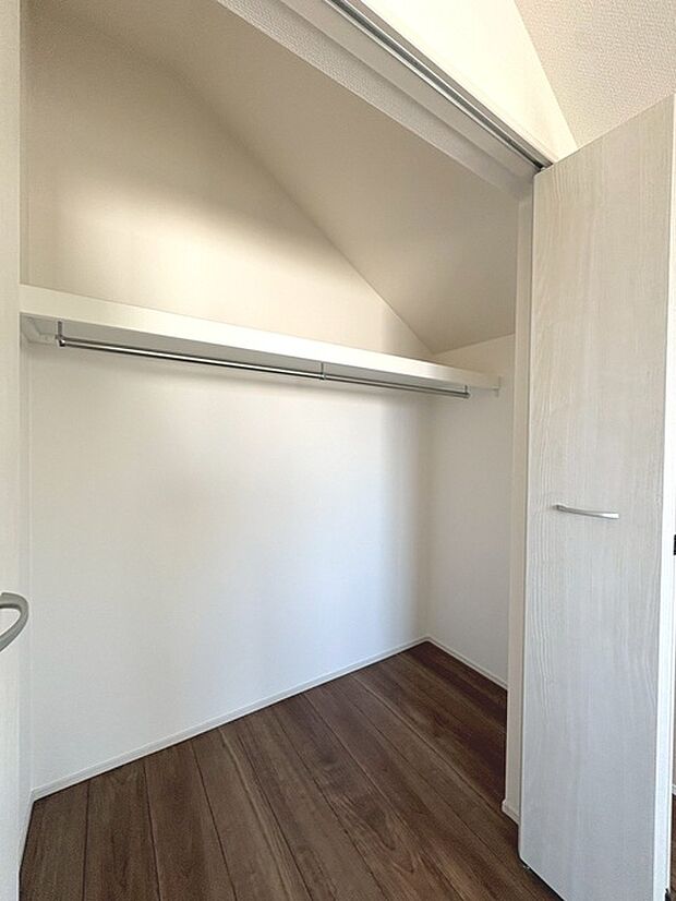 各お部屋に収納が設置されています。 