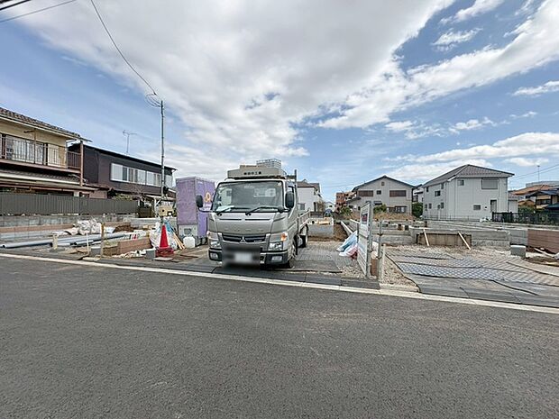 現在建物を建築中です、建築中の物件については現地確認の他、同施工会社の完成施工例のご案内、担当者のプレゼンテーションにてご検討ください。適切なご検討の方法をご説明させて頂きます。 