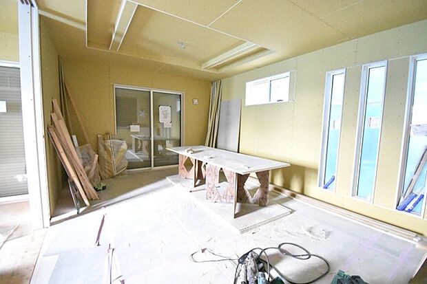 周辺のエリアで他にも沢山売りに出ている物件があります。インターネット掲載前の情報などもありますのでお気軽にお問合せください。まとめてご見学できます。 