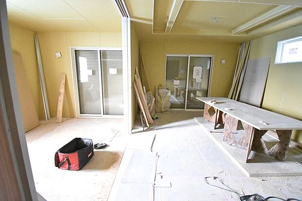 家族が一番集まる場所だから広々としつつも素敵な空間であって欲しい。みんながくつろぐリビングからキッチンまでが一つの空間のように繋がる間取り。 