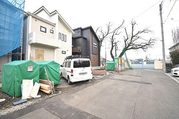 周辺のエリアで他にも沢山売りに出ている物件があります。インターネット掲載前の情報などもありますのでお気軽にお問合せください。まとめてご見学できます。