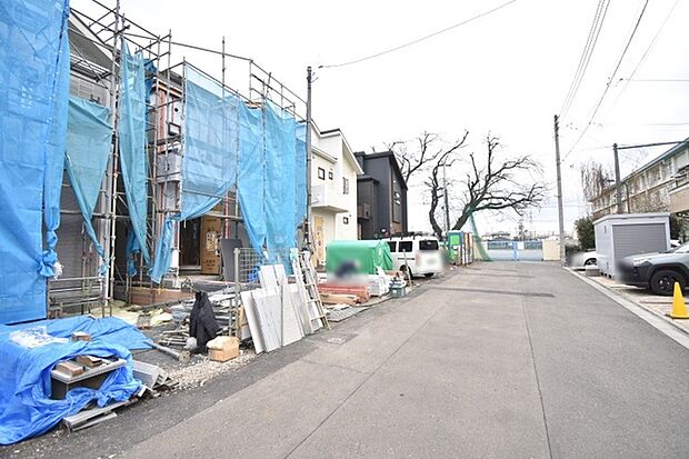安心して暮らすことのできる住宅街。 住宅地の道路は一般に交通量が少なく車などの騒音が少ないため、住民にとって静かな生活環境が提供されます。