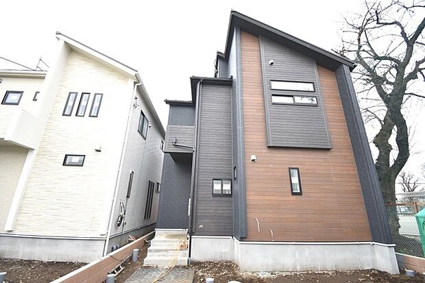 現地のご見学予約もスタートしました。周辺で売りに出ている物件も沢山御座います。まとめてご見学ができますのでお気軽にお申しつけください。