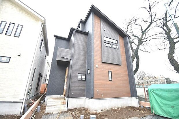 周辺のエリアで他にも沢山売りに出ている物件があります。インターネット掲載前の情報などもありますのでお気軽にお問合せください。まとめてご見学できます。