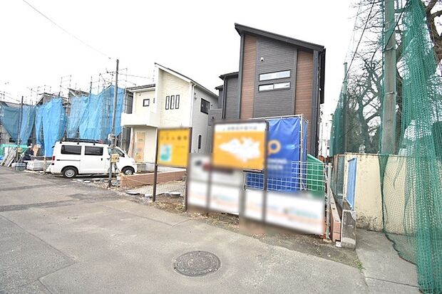 現在建物を建築中です、建築中の物件については現地確認の他、同施工会社の完成施工例のご案内、担当者のプレゼンテーションにてご検討ください。適切なご検討の方法をご説明させて頂きます。