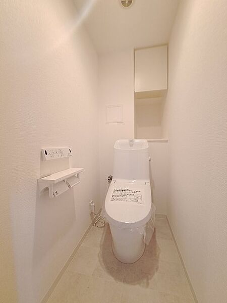 トイレにはウォシュレット機能を標準装備。