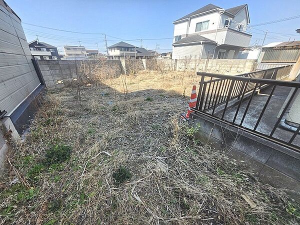 土地物件にはご確認頂くポイントがたくさんございます、土地だけのご見学の際もご遠慮せず、ぜひお気軽に担当スタッフにお申しつけくださいませ。