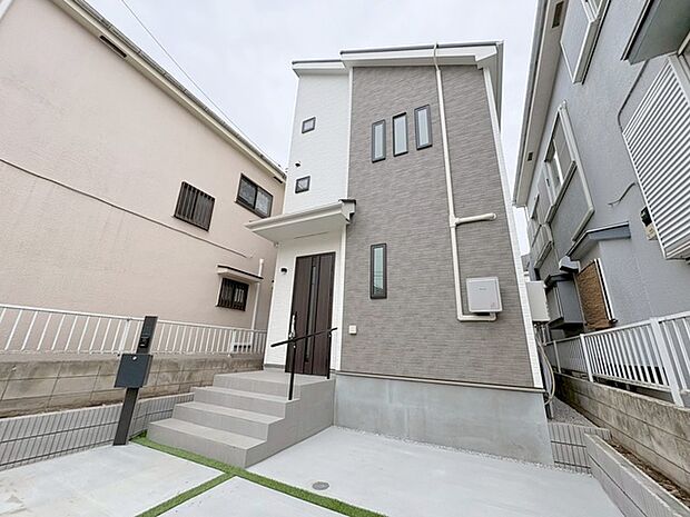 建物が完成しましたので室内のご見学予約スタート。当日のご見学予約も大歓迎です。お気軽にご連絡ください。他にもインターネットに掲載していない情報も沢山ありますので、比較で併せてご見学ができます。 