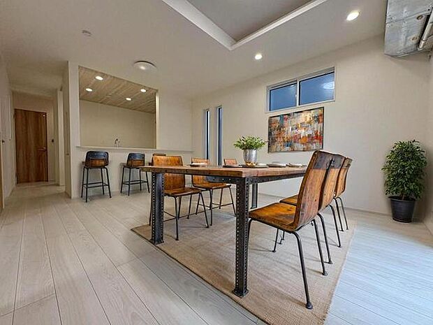 本画像はCGで作成しており、実際に現地に家具は置かれておりません。また、価格に家具は含まれておりません。