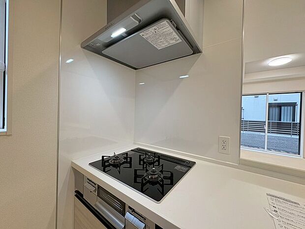 3口タイプのカウンターキッチンです