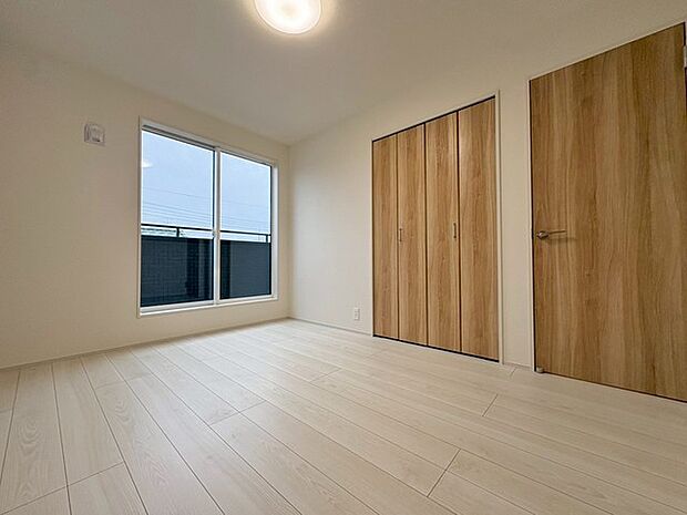 周辺のエリアで他にも沢山売りに出ている物件があります。インターネット掲載前の情報などもありますのでお気軽にお問合せください。まとめてご見学できます。