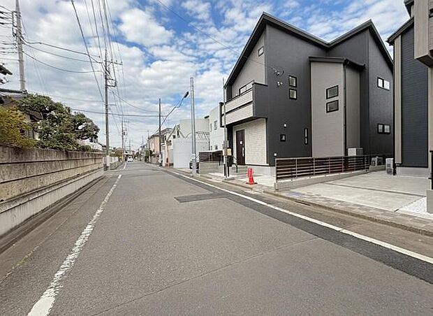 周辺のエリアで他にも沢山売りに出ている物件があります。インターネット掲載前の情報などもありますのでお気軽にお問合せください。まとめてご見学できます。