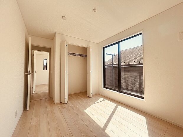 各お部屋に収納が設置されています。
