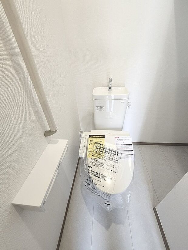 トイレにはウォシュレット機能を標準装備。