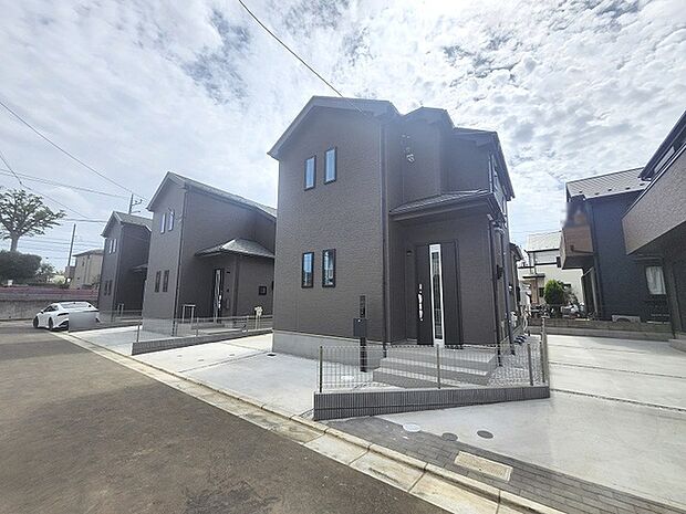 建物が完成しましたので室内のご見学予約スタート。当日のご見学予約も大歓迎です。お気軽にご連絡ください。他にもインターネットに掲載していない情報も沢山ありますので、比較で併せてご見学ができます。