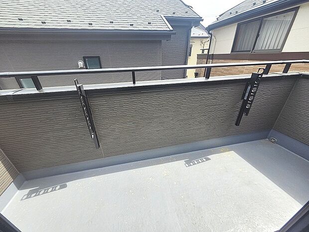 窓からの眺望です。実際に現地で眺望もご確認ください。