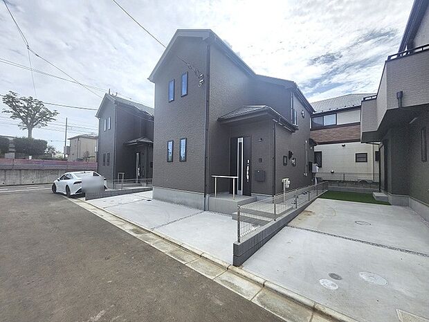 建物が完成しましたので室内のご見学予約スタート。当日のご見学予約も大歓迎です。お気軽にご連絡ください。他にもインターネットに掲載していない情報も沢山ありますので、比較で併せてご見学ができます。 