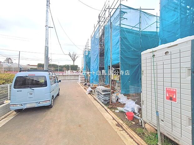 現在建物を建築中です、建築中の物件については現地確認の他、同施工会社の完成施工例のご案内、担当者のプレゼンテーションにてご検討ください。適切なご検討の方法をご説明させて頂きます。