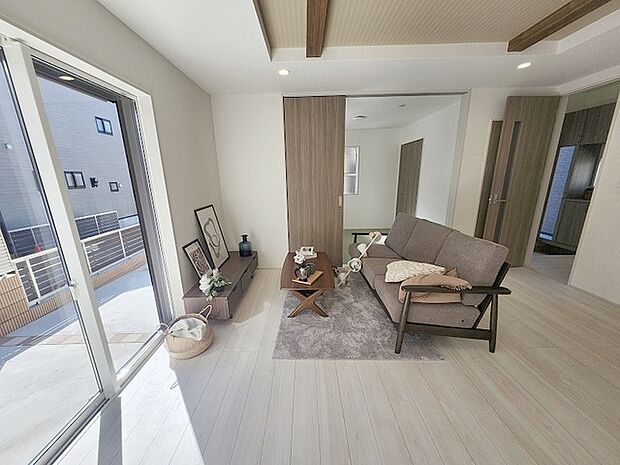 家族みんなが集まるリビング。広さを重視した家族全員が集まれるリビングは、住む上で大事な空間になります。