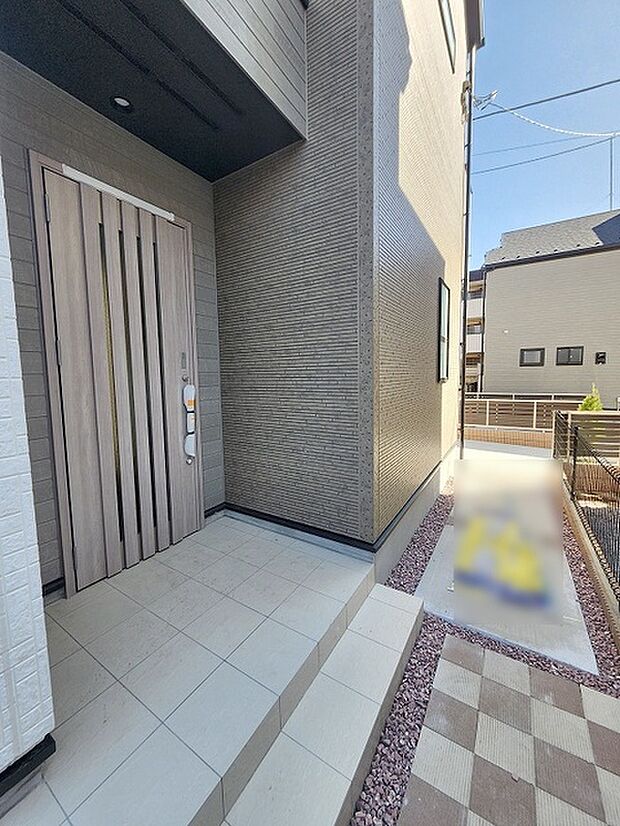 周辺のエリアで他にも沢山売りに出ている物件があります。インターネット掲載前の情報などもありますのでお気軽にお問合せください。まとめてご見学できます。 