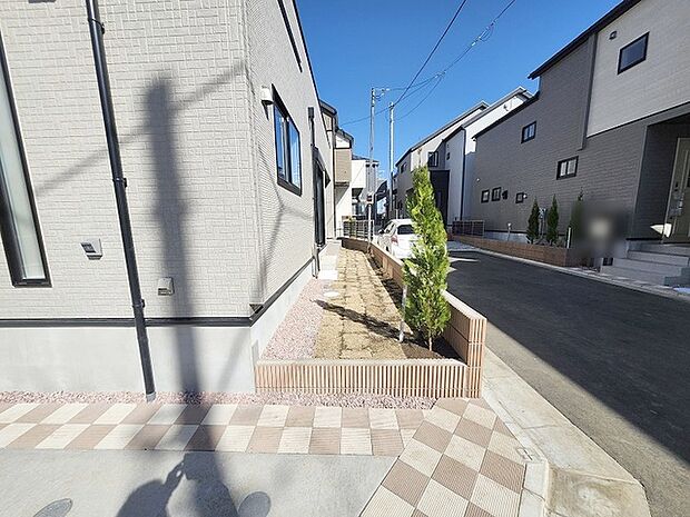 周辺のエリアで他にも沢山売りに出ている物件があります。インターネット掲載前の情報などもありますのでお気軽にお問合せください。まとめてご見学できます。