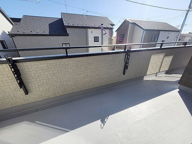 窓からの眺望です。実際に現地で眺望もご確認ください。