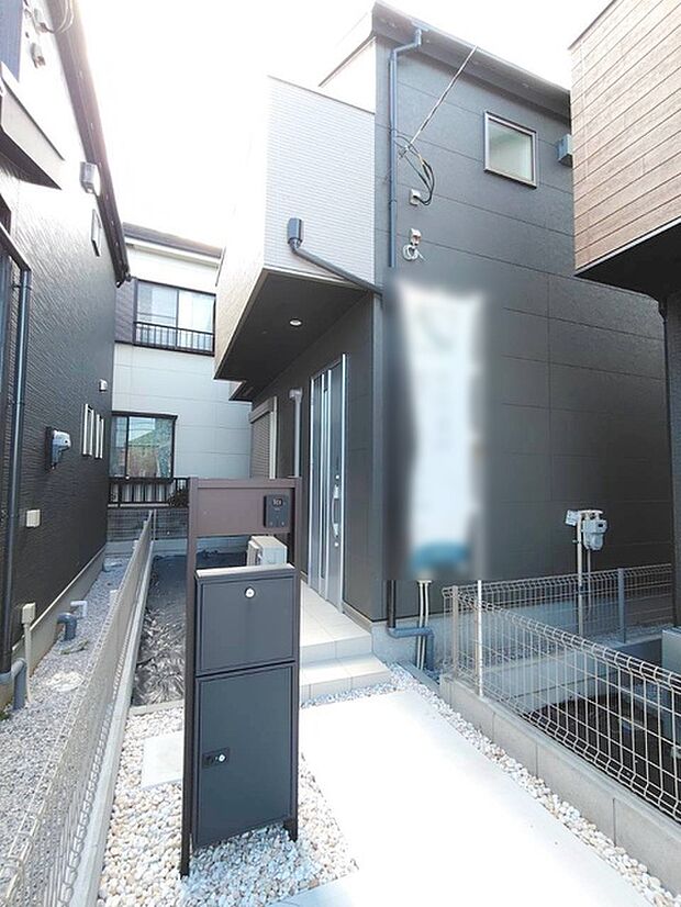 建物が完成しましたので室内のご見学予約スタート。当日のご見学予約も大歓迎です。お気軽にご連絡ください。エステート白馬国分寺店は火曜水曜も営業しております。