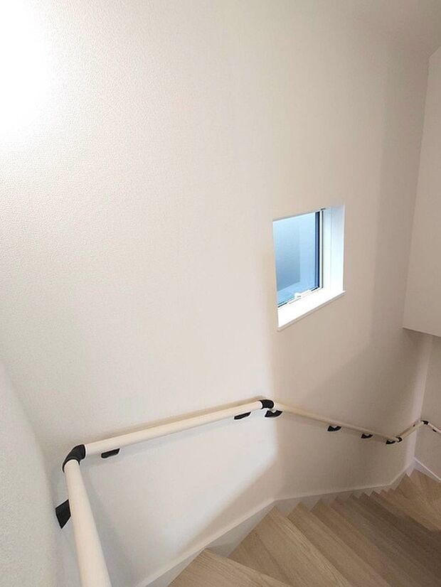 実際に室内をご見学頂くと生活のイメージが広がります。家具を置いたイメージや窓からの景色など、現地で体感ください。