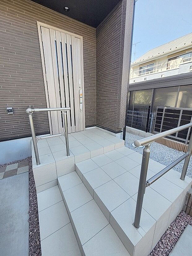 周辺のエリアで他にも沢山売りに出ている物件があります。インターネット掲載前の情報などもありますのでお気軽にお問合せください。まとめてご見学できます。