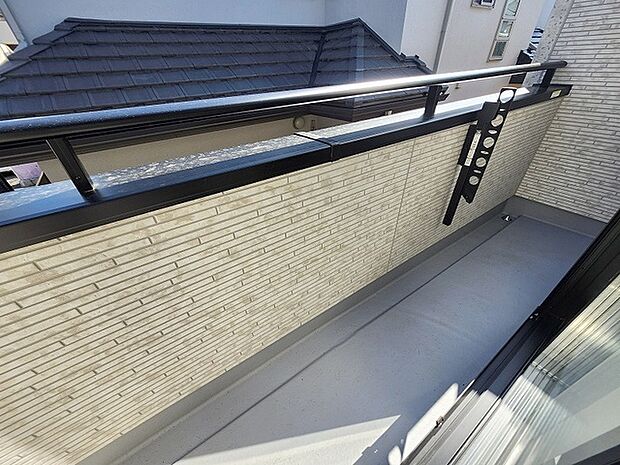 季節の変化や天気の良い日には、バルコニーでの時間が心地よく、気分をリフレッシュさせることができます。