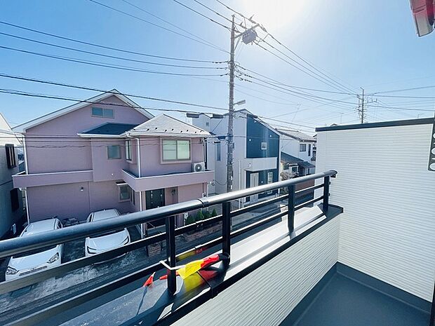 窓からの眺望です。実際に現地で眺望もご確認ください。