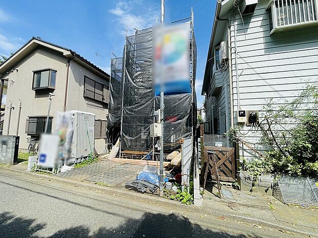現在建物を建築中です、建築中の物件については現地確認の他、同施工会社の完成施工例のご案内、担当者のプレゼンテーションにてご検討ください。適切なご検討の方法をご説明させて頂きます。 