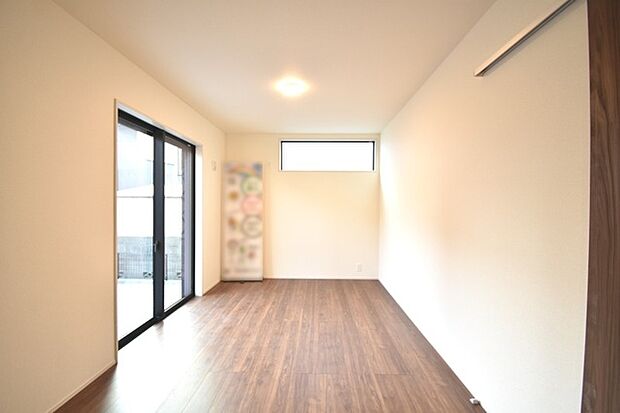 家族みんなが集まるリビング。広さを重視した家族全員が集まれるリビングは、住む上で大事な空間になります。