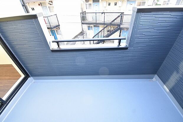 季節の変化や天気の良い日には、バルコニーでの時間が心地よく、気分をリフレッシュさせることができます。