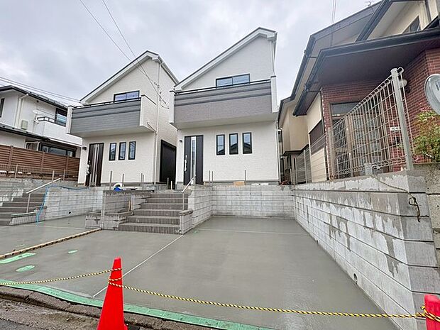 現地のご見学予約もスタートしました。周辺で売りに出ている物件も沢山御座います。まとめてご見学ができますのでお気軽にお申しつけください。 