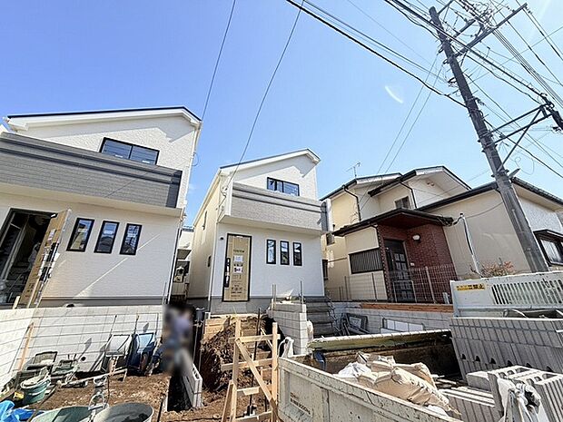 周辺のエリアで他にも沢山売りに出ている物件があります。インターネット掲載前の情報などもありますのでお気軽にお問合せください。まとめてご見学できます。