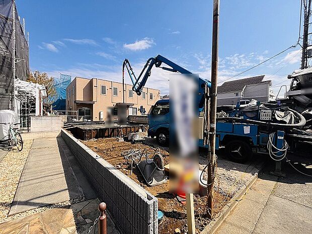 現在建物を建築中です、建築中の物件については現地確認の他、同施工会社の完成施工例のご案内、担当者のプレゼンテーションにてご検討ください。適切なご検討の方法をご説明させて頂きます。 