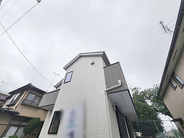 建物が完成しましたので室内のご見学予約スタート。当日のご見学予約も大歓迎です。お気軽にご連絡ください。エステート白馬国分寺店は火曜水曜も営業しております。