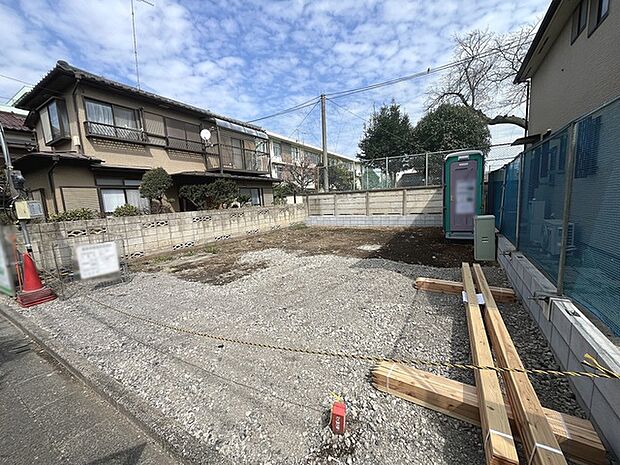 現地のご見学予約もスタートしました。周辺で売りに出ている物件も沢山御座います。まとめてご見学ができますのでお気軽にお申しつけください。