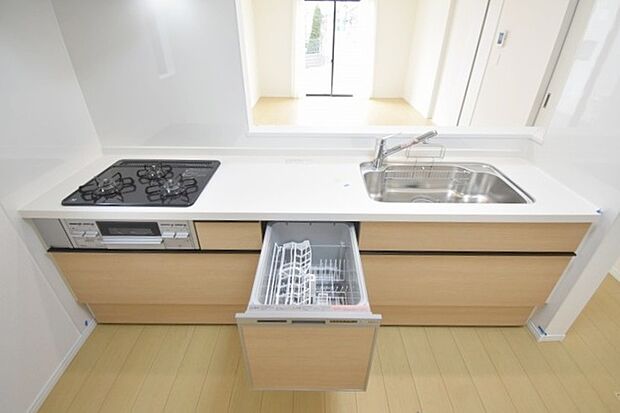 毎日の家事をサポートしてくれる食洗器も標準に装備。ちょっと嬉しい設備です