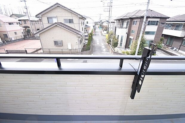 窓からの眺望です。実際に現地で眺望もご確認ください。