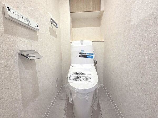 トイレにはウォシュレット機能を標準装備。