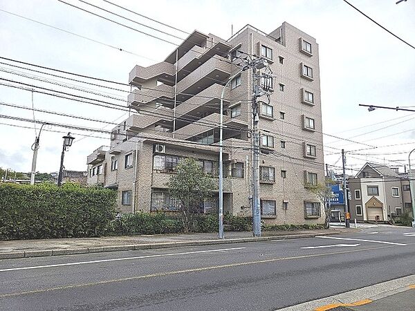現地のご見学予約もスタートしました。周辺で売りに出ている物件も沢山御座います。まとめてご見学ができますのでお気軽にお申しつけください。